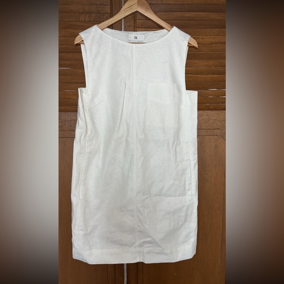 Banana Republic Dresses & Skirts - Banana Republic White Sleeveless Shift Dress